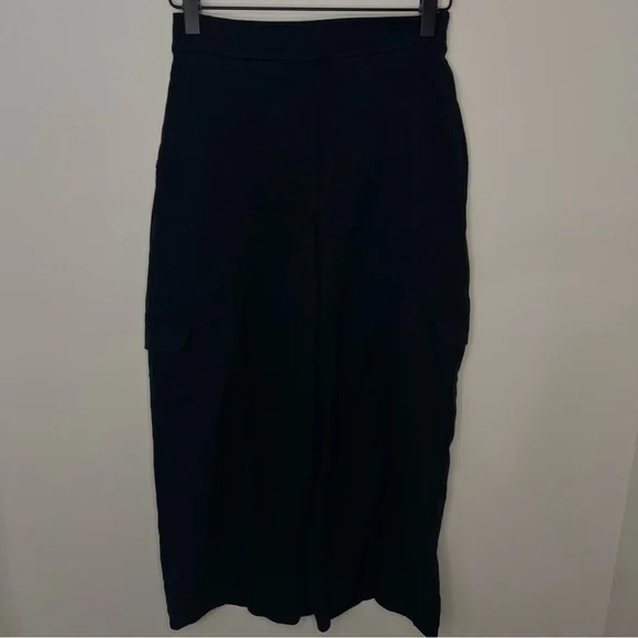 Lululemon Metropolis Maven High Rise Crop Size 4 Black Cargo Pant - Picture 4 of 12